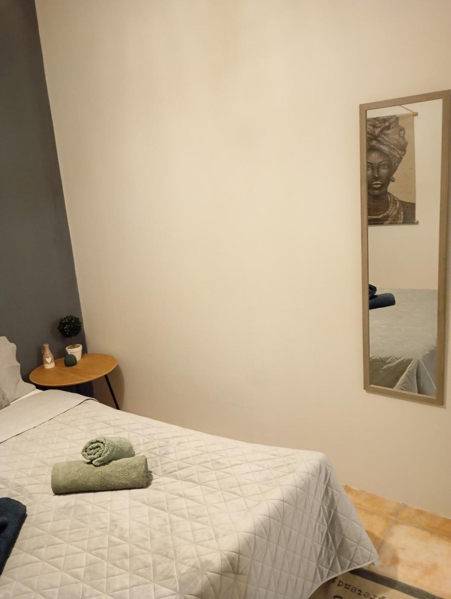 Comfy Studio Lamía Екстериор снимка